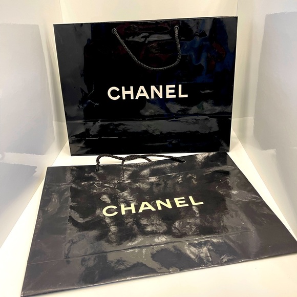 Chanel large shopping bag 🛍 - Picture 1 of 2